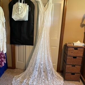 Lis Simon ‘Liam’ Wedding dress